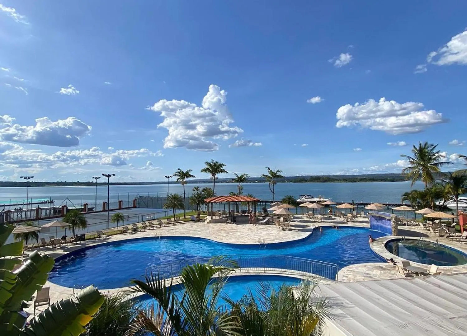 Flat 313 Beira Lago Em Brasília 0*,  Brasil